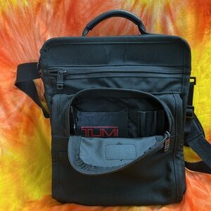 TUMI med messenger bag